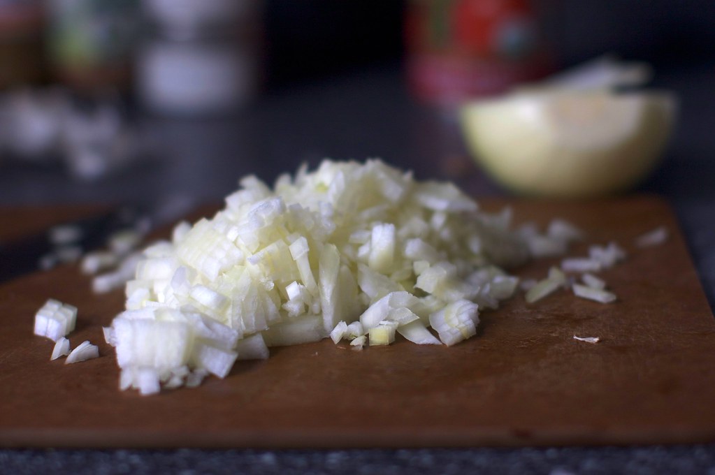 how to finely chop onions